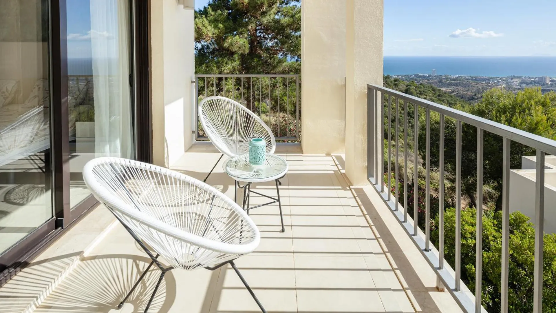 Spectacular Views - Luxury Apartment In Resort - Marbella Hills