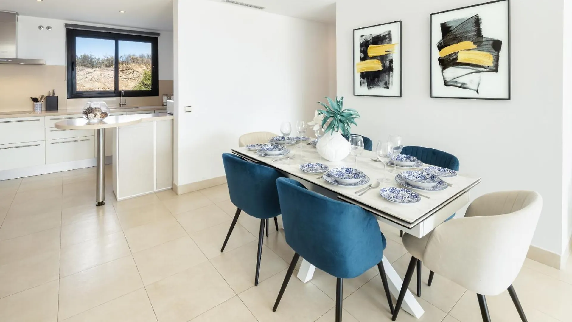 Spectacular Views - Luxury Apartment In Resort - Marbella Hills Spain