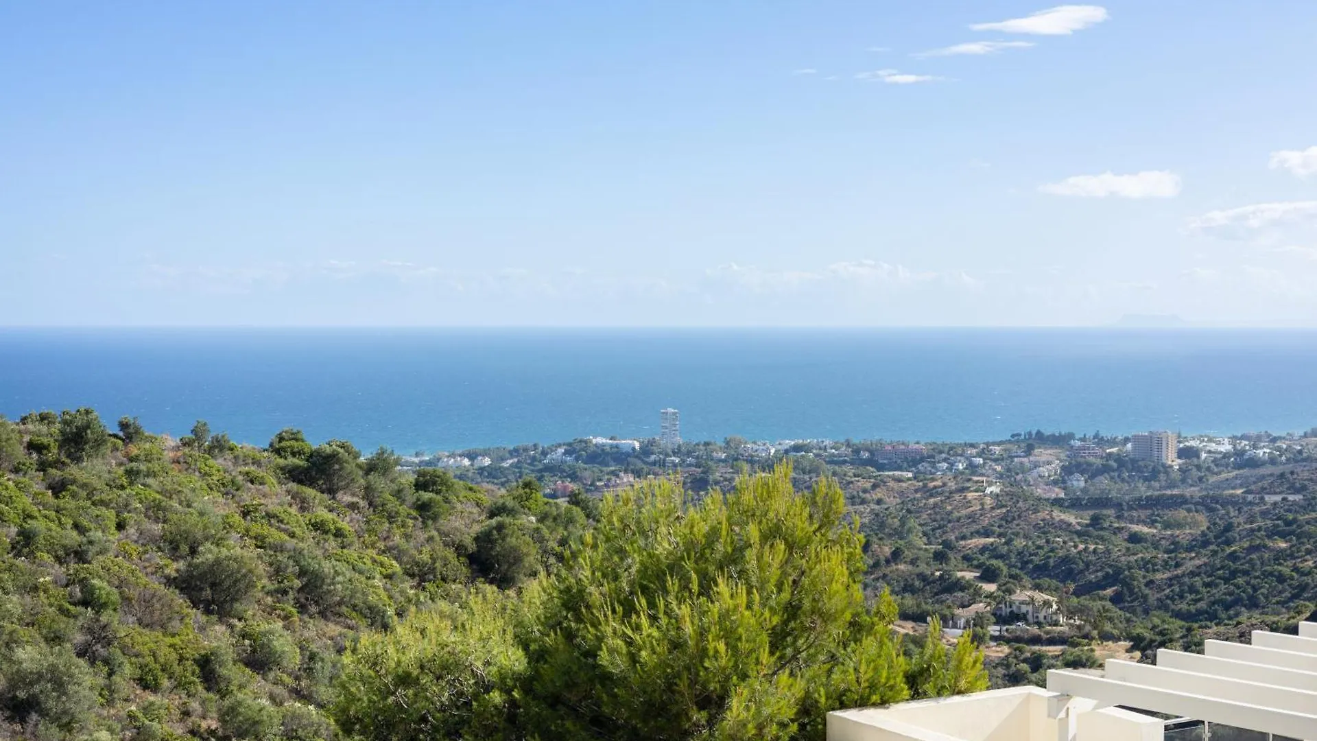 Spectacular Views - Luxury Apartment In Resort - Marbella Hills